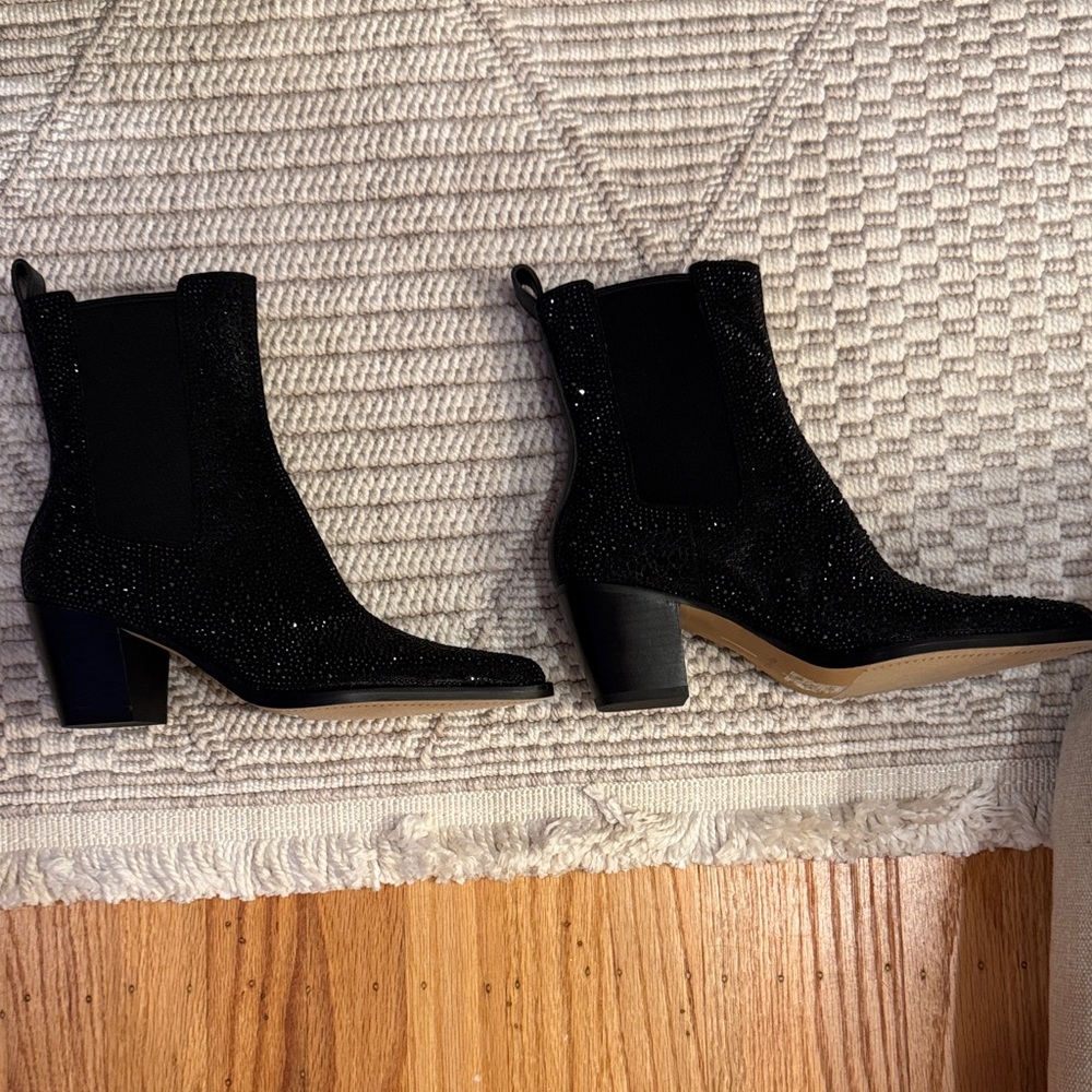 Dolce Vita Sparkling Black Ankle Booties, brand new, never worn!